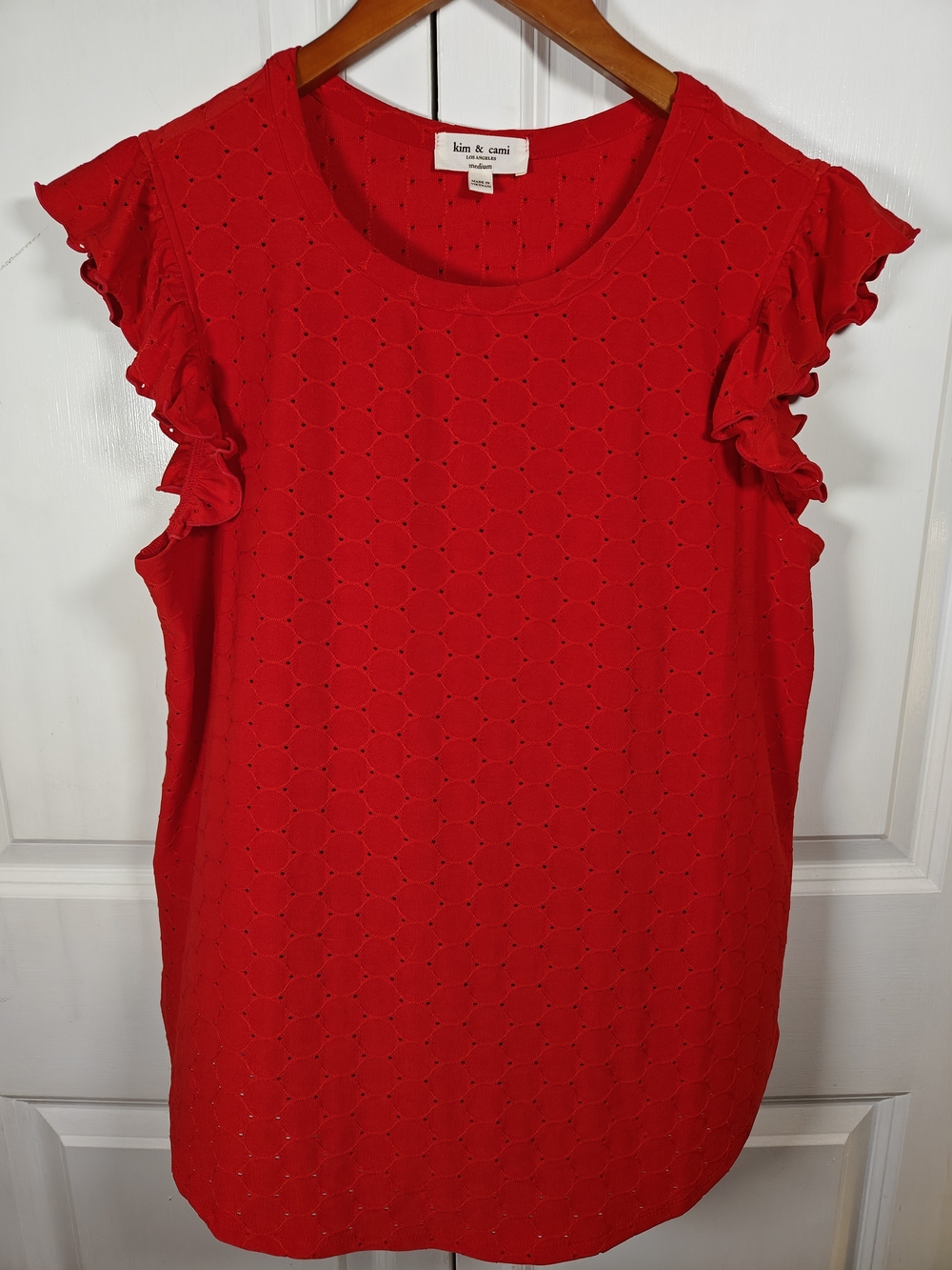 NWOT Kim & Cami Womens Medium Red Eyelet Ruffle Cap Sleeve Blouse Top